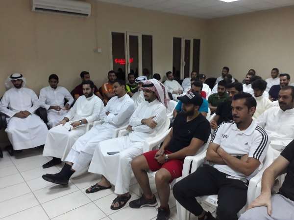 من الاجتماع