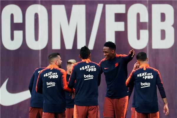 مينا وسط لاعبي برشلونة