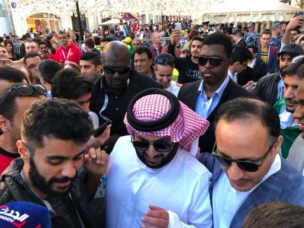 آل الشيخ وسط الجماهير