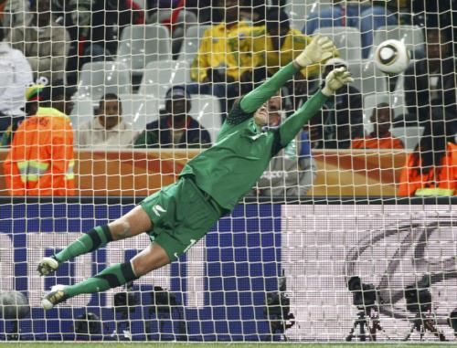 2010-06-20t154938z_01_wcc594_rtridsp_3_soccer-world_reuters
