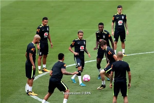 ?i=epa%2fsoccer%2f2017-10%2f2017-10-09%2f2017-10-09-06255411_epa