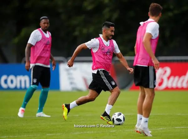 ?i=reuters%2f2018-06-13%2f2018-06-13t095841z_714093026_rc1ef8f27e80_rtrmadp_3_soccer-worldcup-ger-training_reuters