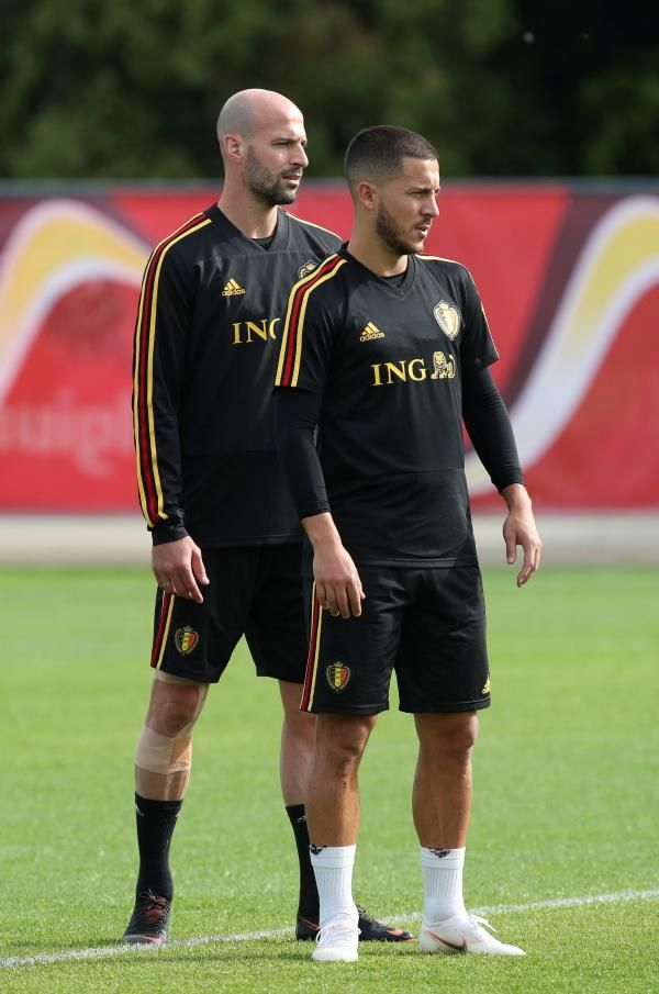 سيمان خلف هازارد