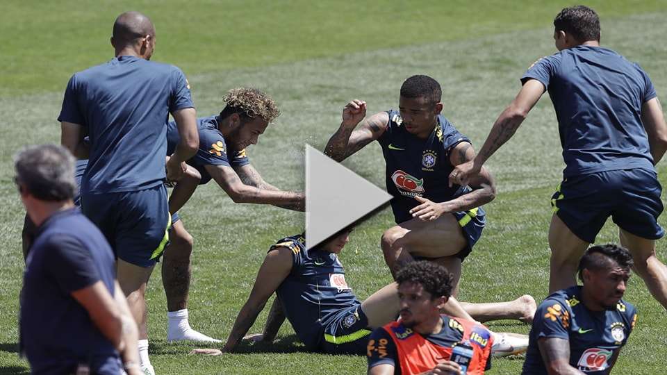 نيمار مع كوتينيو في تدريبات البرازيل