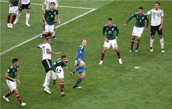 جانب من لقاء ألمانيا والمكسيك
