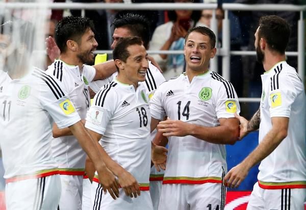 لاعبو المكسيك