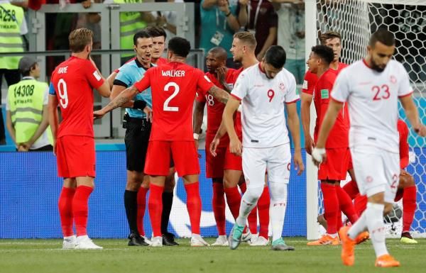 تونس وإنجلترا