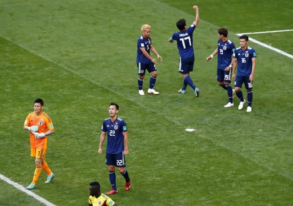 فرحة لاعبي اليابان