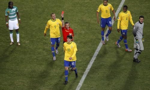 2010-06-20t203407z_01_cdg46_rtridsp_3_soccer-world_reuters