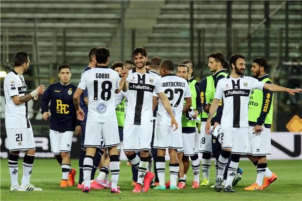 لاعبو بارما