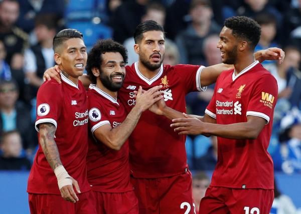 إيمري كان مع لاعبي ليفربول