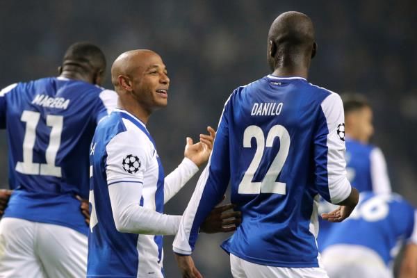 2017-12-06t205100z_461218126_rc1fc735ec50_rtrmadp_3_soccer-champions-por-amo_reuters