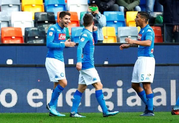 جورجينهو مع لاعبي نابولي