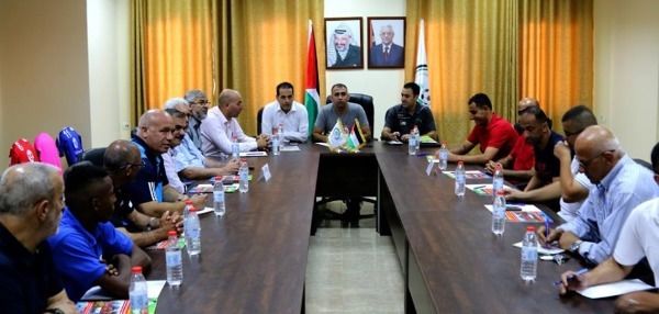 جانب من الاجتماع الفني