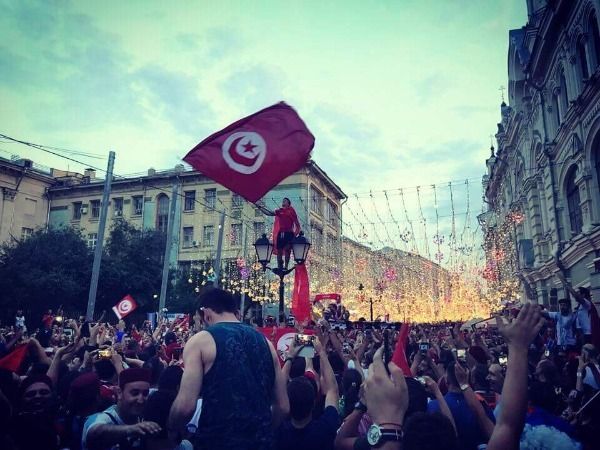 الجماهير التونسية في الساحة الحمراء