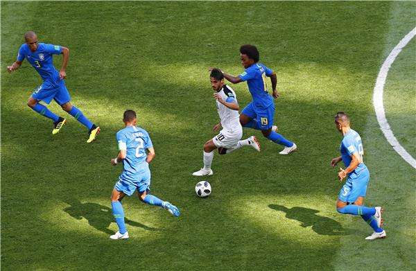 جانب من لقاء البرازيل وكوستاريكا