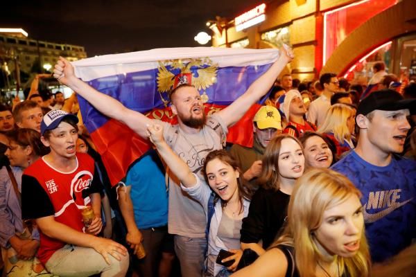 2018-06-20t141812z_1304343715_rc1ea1172cb0_rtrmadp_3_soccer-worldcup-russia-putin_reuters