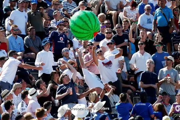 ?i=reuters%2f2018-06-24%2f2018-06-24t151913z_1633345314_rc12e6030e30_rtrmadp_3_cricket-odi-eng-aus_reuters