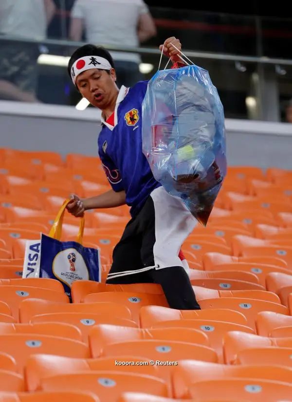 ?i=reuters%2f2018-06-24%2f2018-06-24t171413z_2040228408_rc154965a140_rtrmadp_3_soccer-worldcup-jpn-sen-cleaners_reuters