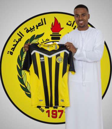 الحمادي أثناء تقديمه