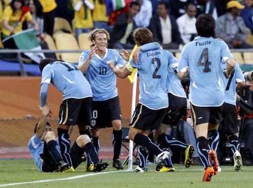 2010-06-22t145957z_01_wca352_rtridsp_3_soccer-world_reuters