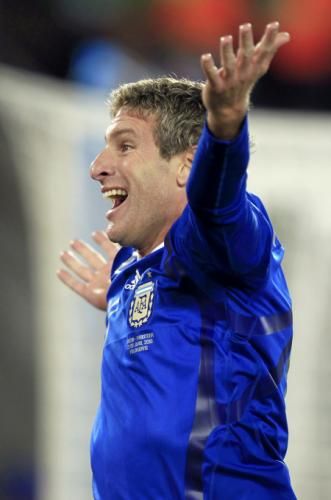 2010-06-22t203554z_01_wcp350_rtridsp_3_soccer-world_reuters