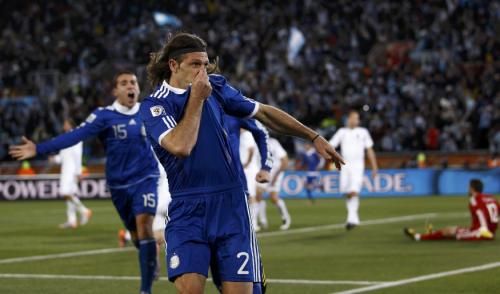 2010-06-22t201547z_01_wcc462_rtridsp_3_soccer-world_reuters