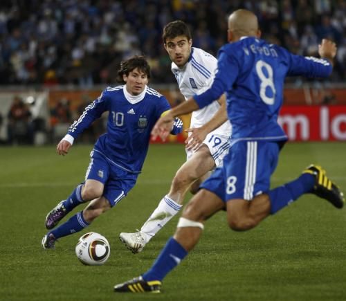 2010-06-22t195536z_01_wcc452_rtridsp_3_soccer-world_reuters