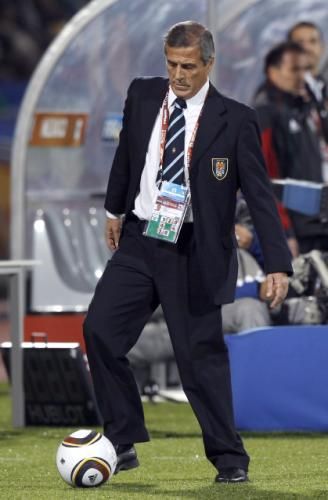 2010-06-22t155346z_01_wcp332_rtridsp_3_soccer-world_reuters