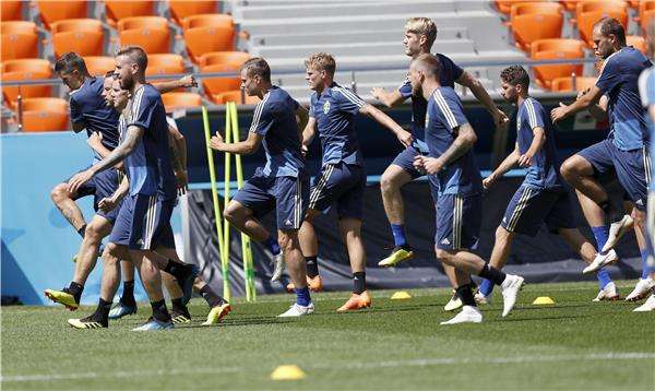 لاعبو السويد