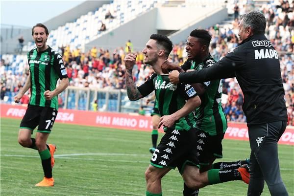 بوليتانو مع لاعبي ساسولو