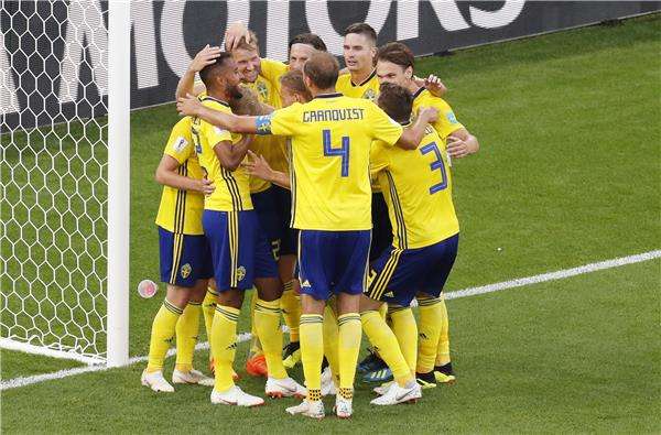 لاعبو السويد
