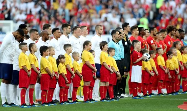 منتخبا بلجيكا وإنجلترا