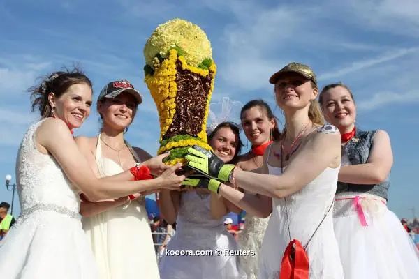 ?i=reuters%2f2018-06-30%2f2018-06-30t162227z_32173237_rc1f4ad54eb0_rtrmadp_3_soccer-worldcup-brides-soccer_reuters