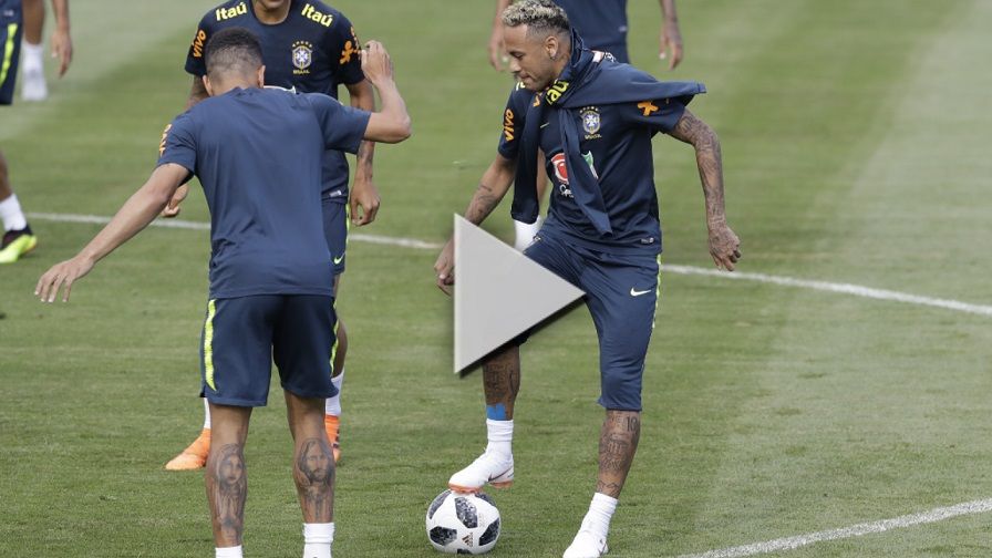 نيمار في تدريبات المنتخب البرازيلي
