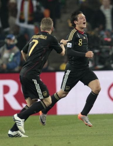 2010-06-23t195415z_01_wc0707_rtridsp_3_soccer-world_reuters