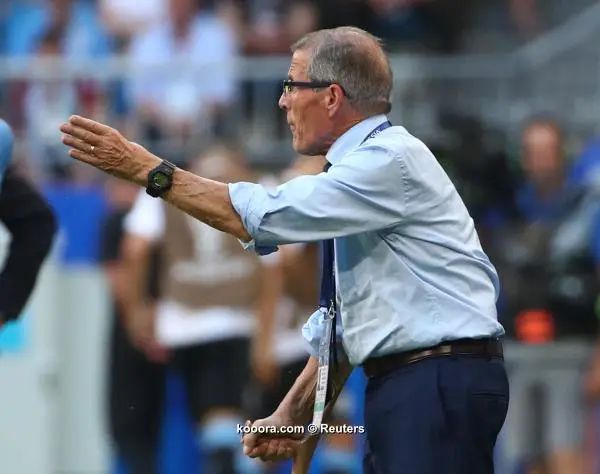 ?i=reuters%2f2018-06-25%2f2018-06-25t153914z_943486750_rc1f042791a0_rtrmadp_3_soccer-worldcup-ury-rus_reuters