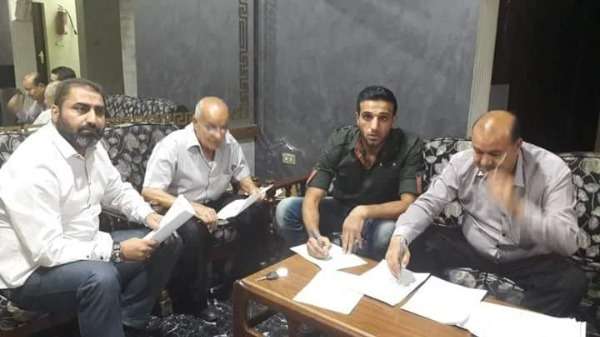 جانب من التوقيع