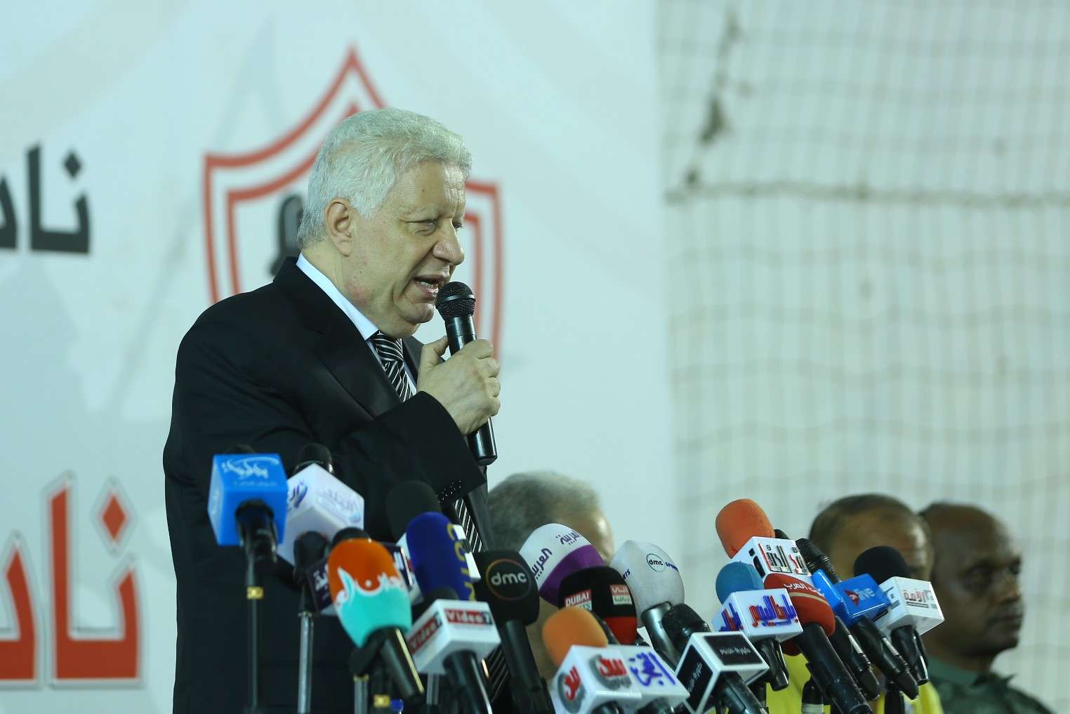 مرتضى منصور خلال المؤتمر الصحفي