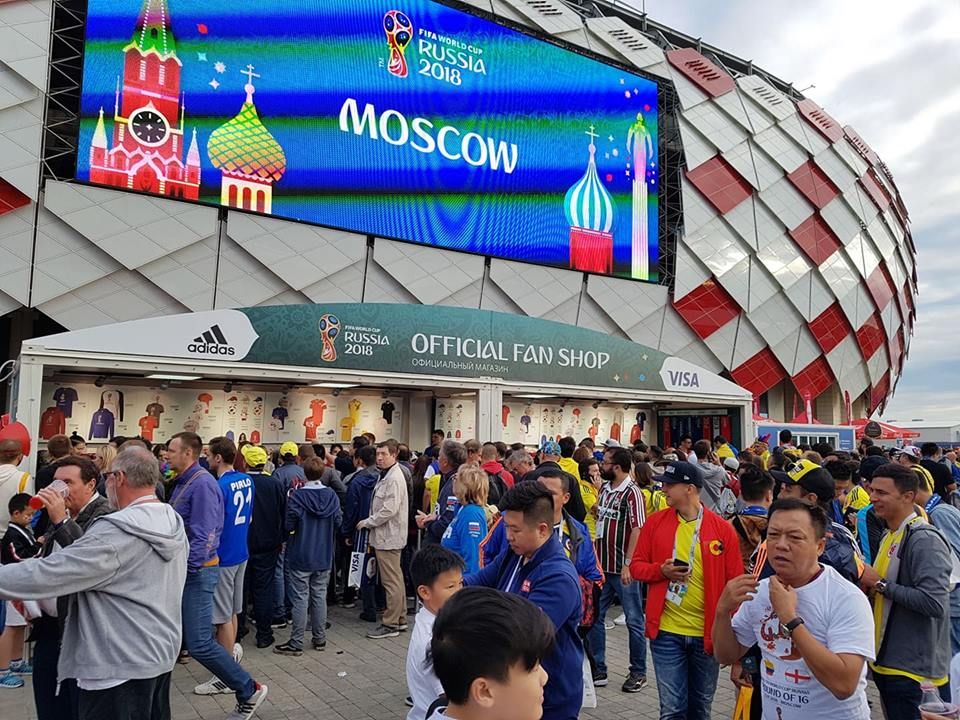 36517398_10155572406656828_6361284136644116480_n