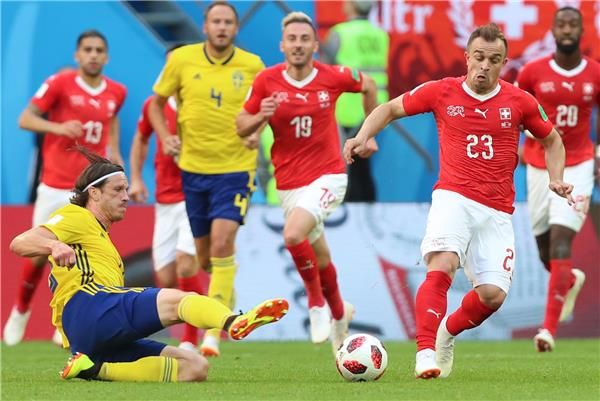 من مباراة السويد وسويسرا