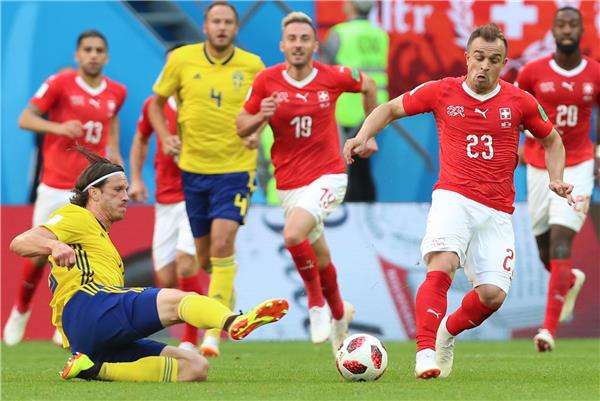 من مباراة السويد وسويسرا