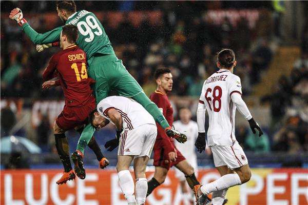 رودريجيز (يمين)