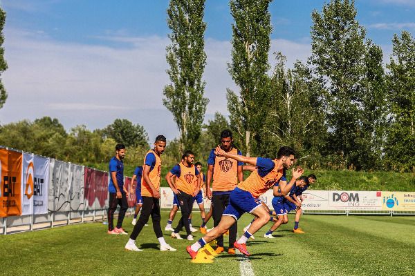 لاعبو الأهلي 