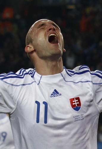 2010-06-24t154022z_01_wcp562_rtridsp_3_soccer-world_reuters