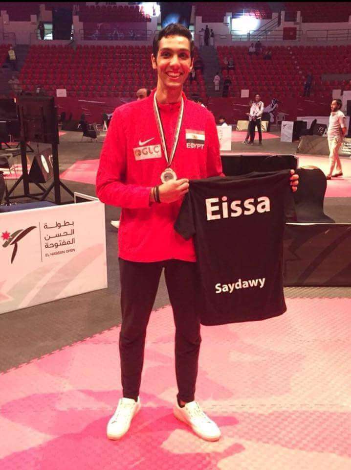 سيف عيسى وتتويجة بالميدالية الفضية