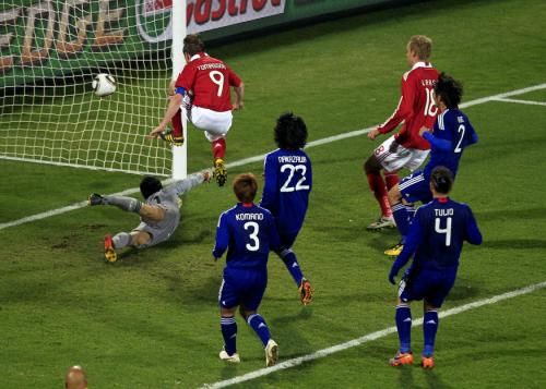 2010-06-24t202203z_01_wcb439_rtridsp_3_soccer-world_reuters