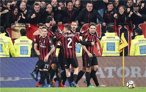 لاعبو ميلان