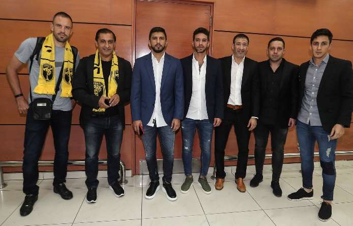 جانب من وصول المدرب