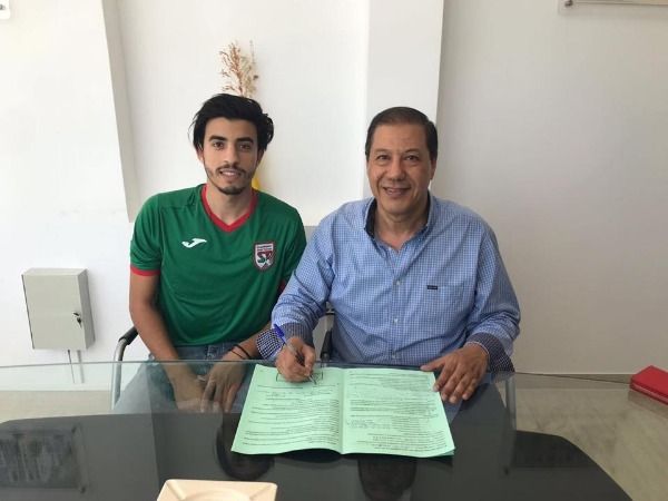 من توقيع اللاعب حسام بنينة